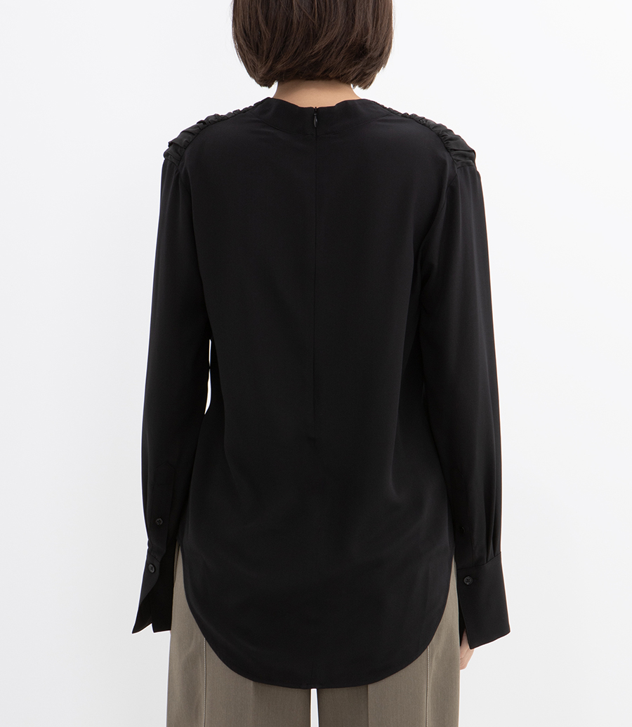 V-NECK GATHERED TOP