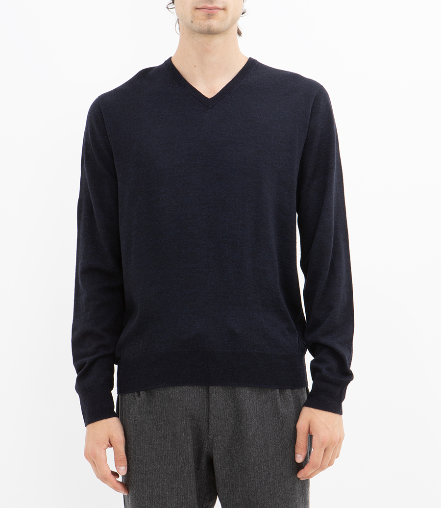 MERINO VEE NECK SWEATER