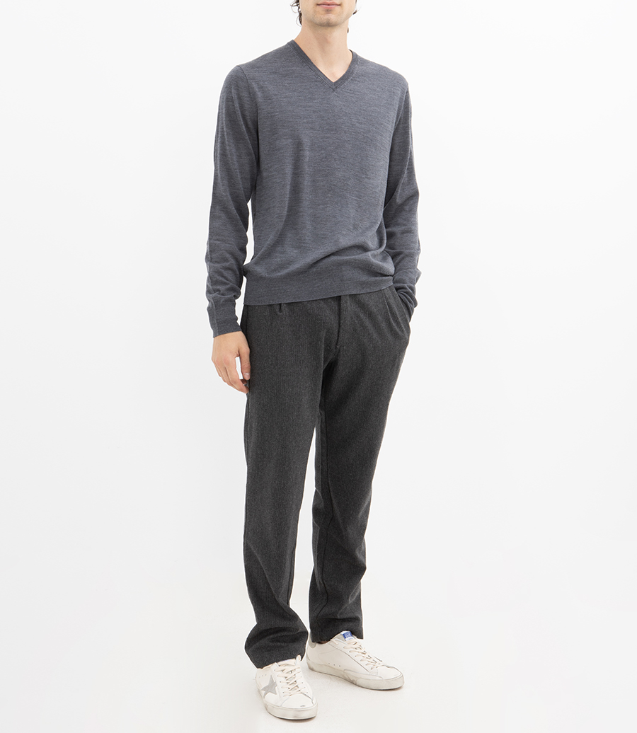MERINO VEE NECK SWEATER