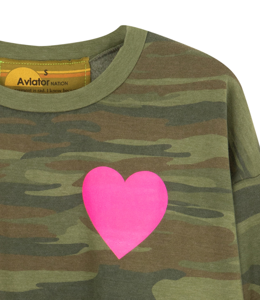 HEART PRINT CREW SWEATSHIRT RELAXED