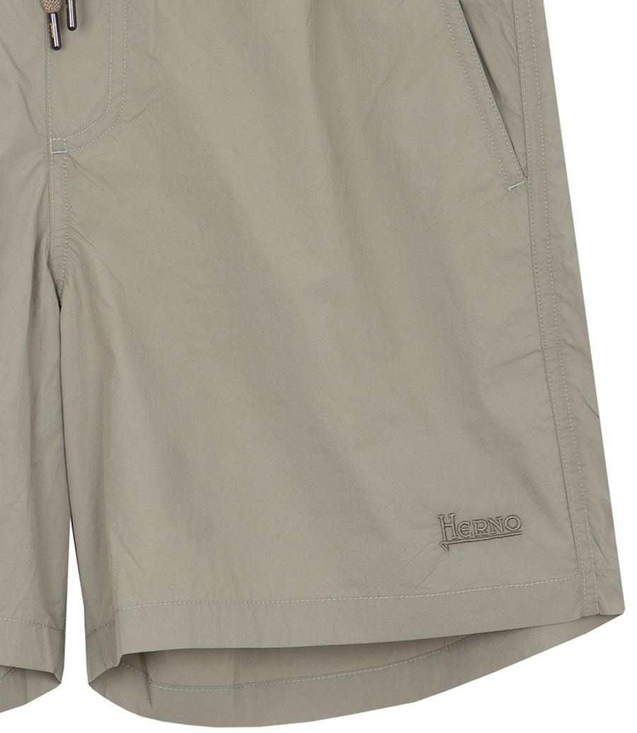 ULTRALIGHT CREASE SHORTS