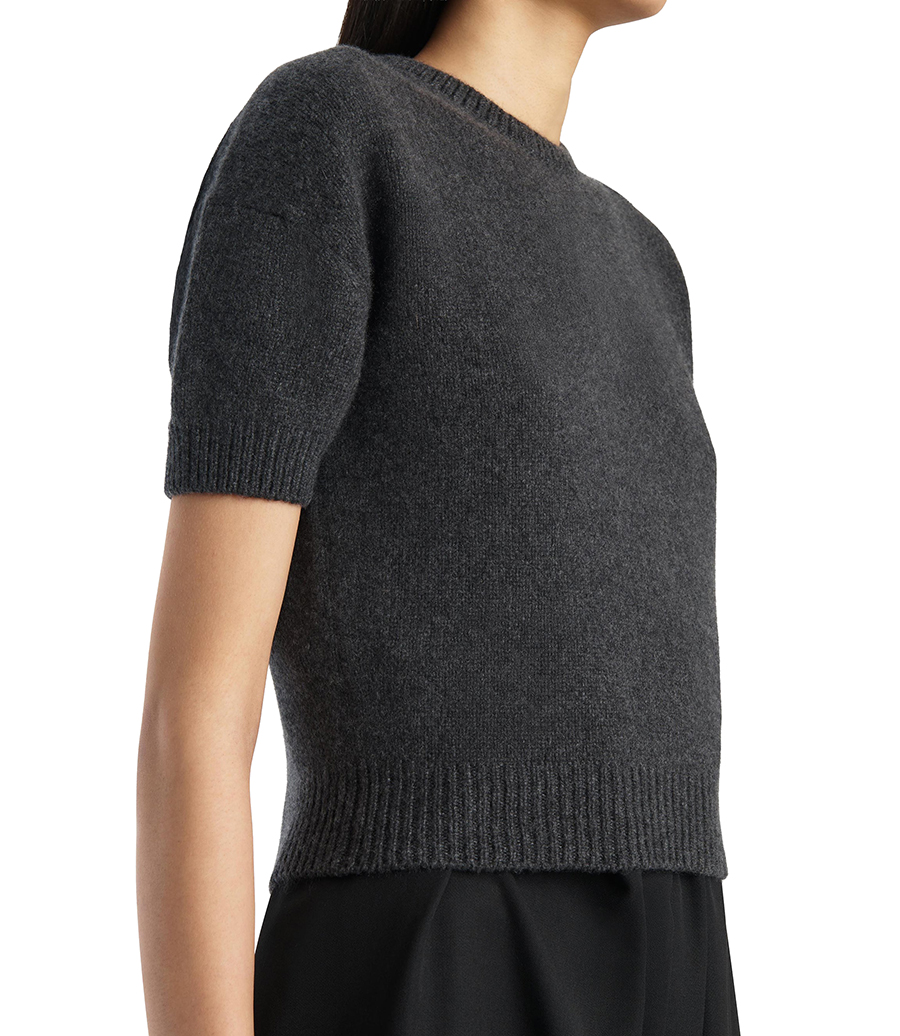 GOLDEN SWEATER
