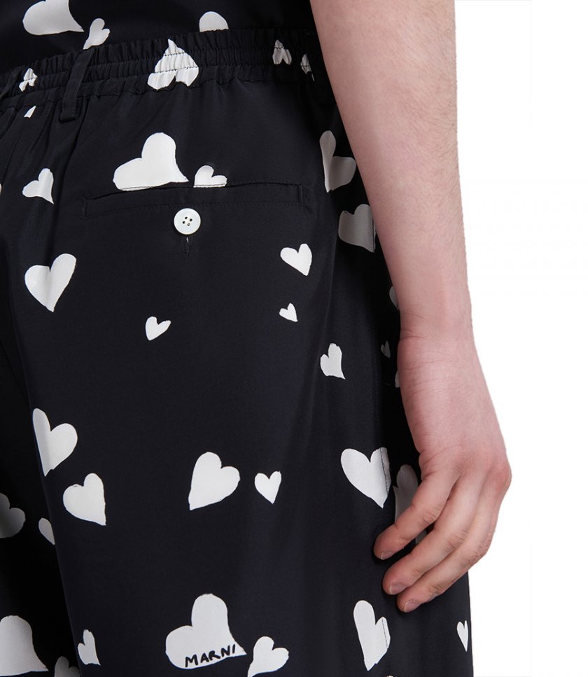 BLACK SILK SHORTS WITH BUNCH OF HEARTS PRINT