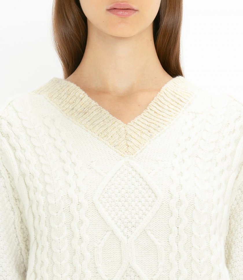 V-NECK JUMPER