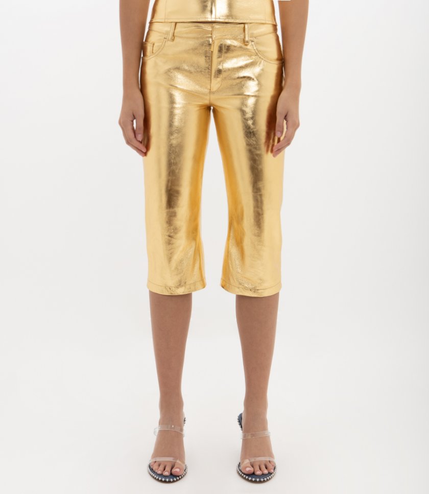 KNEE-LENGTH PANTS IN LAMINATED LEATHER