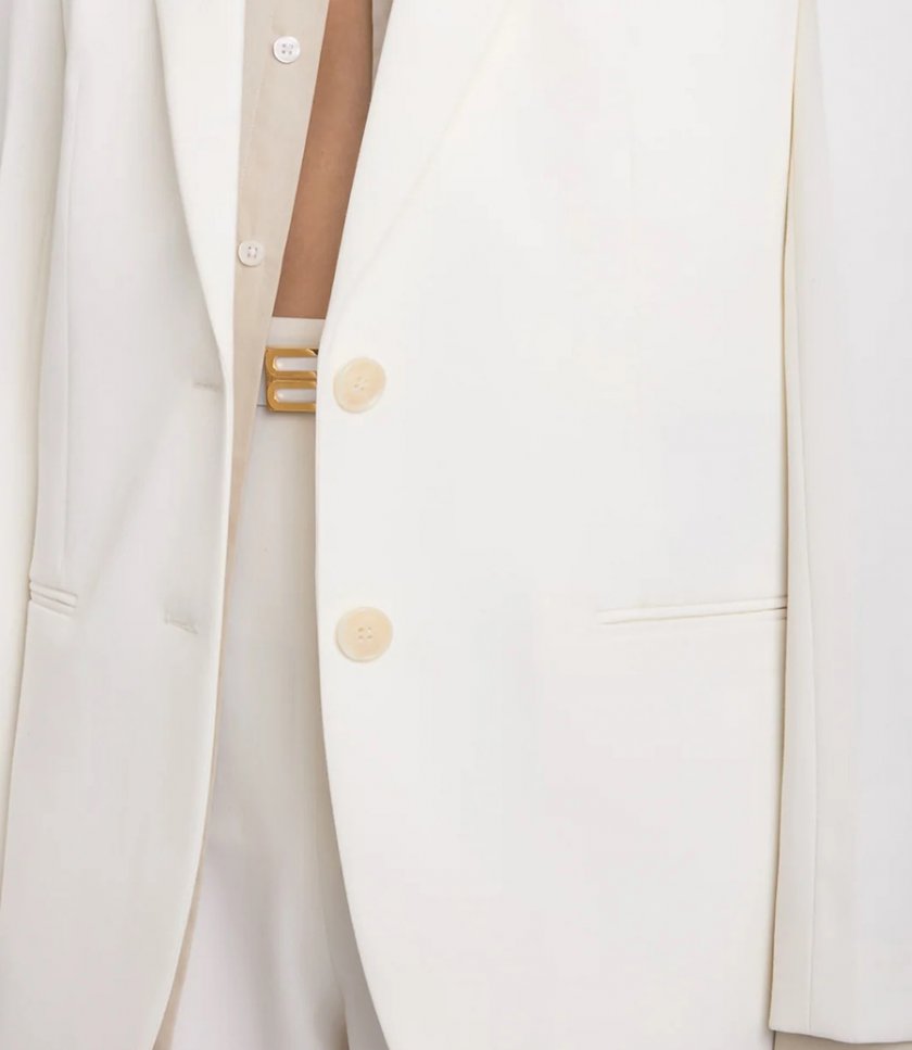 CLASSIC TAILORED JACKET