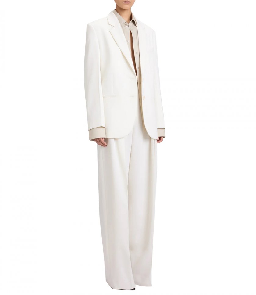 CLASSIC TAILORED JACKET