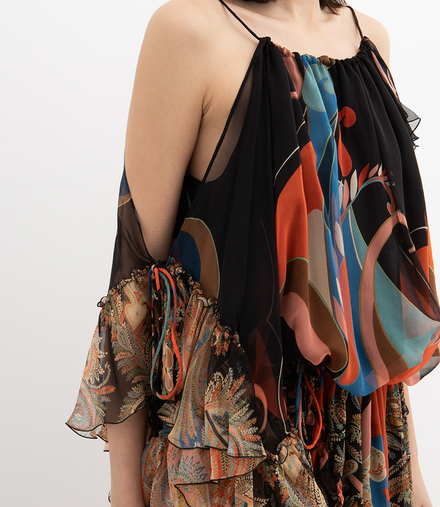 LONG WIDE DRESS WITH RUFFLES