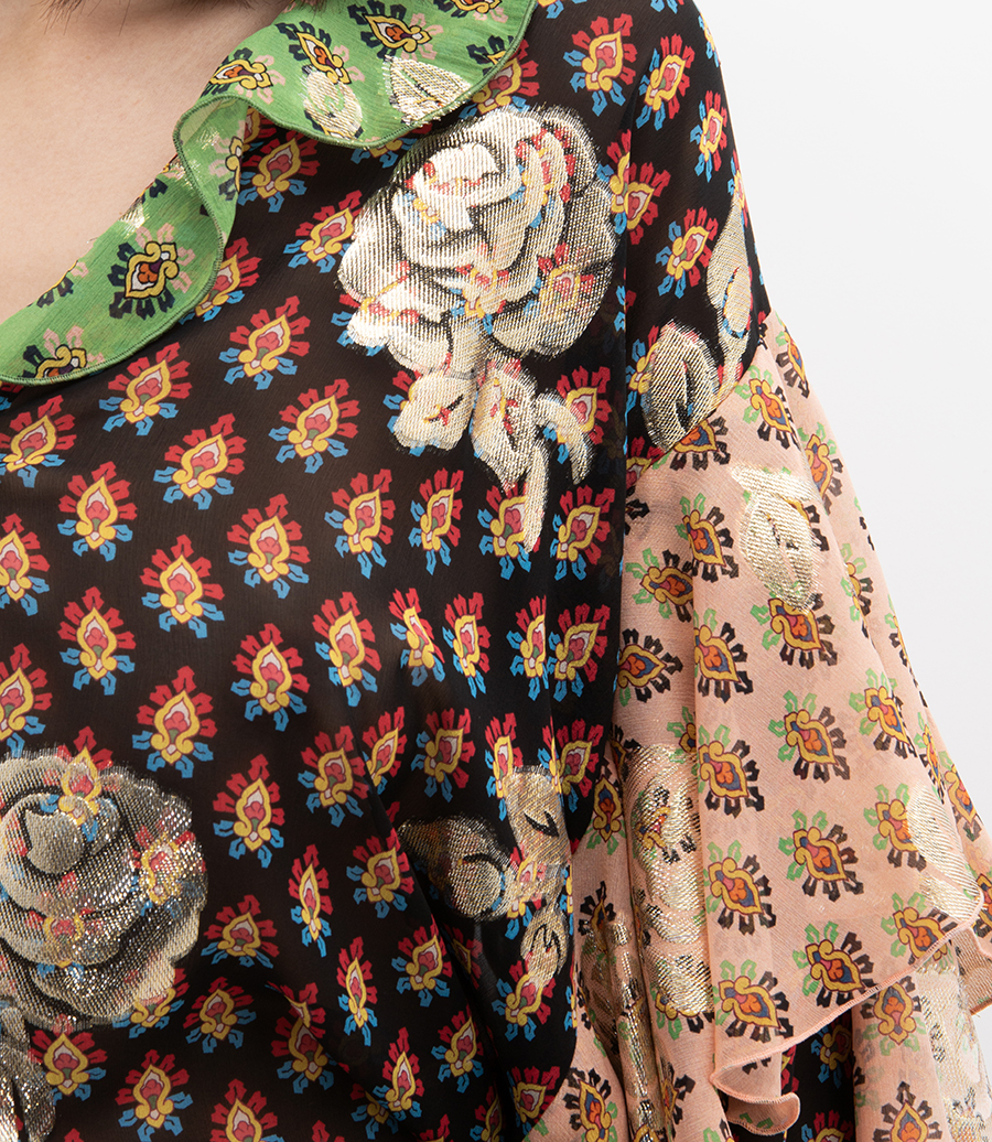 TOP WITH FIL COUPE ROSES