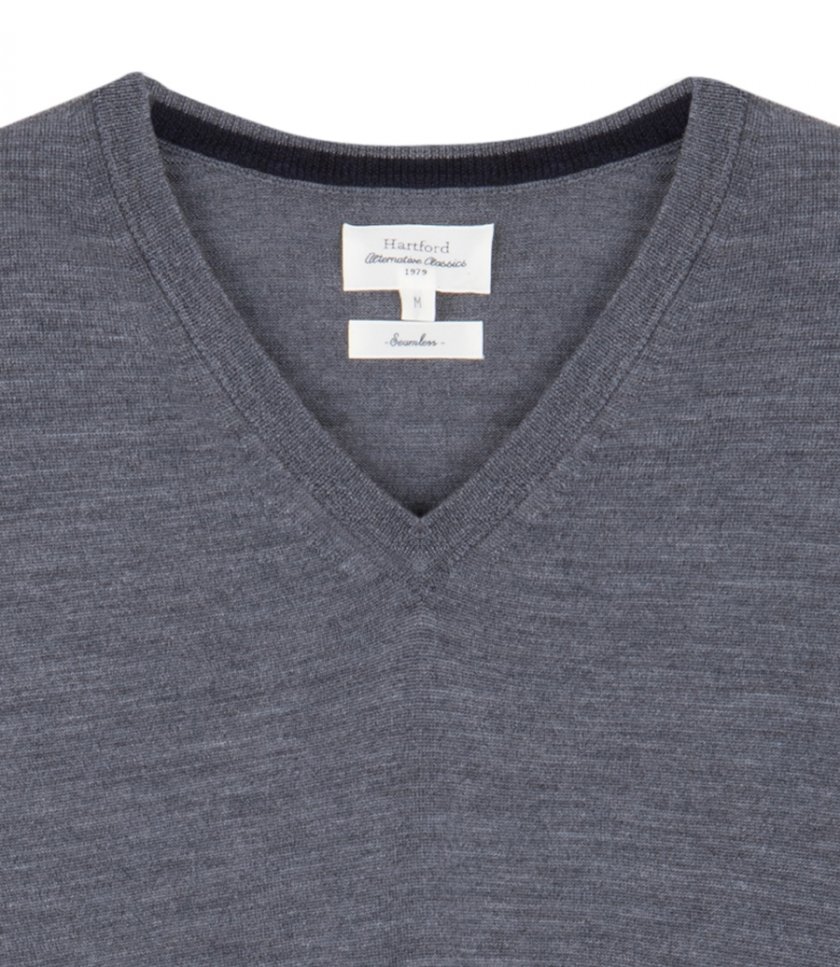 MERINO VEE NECK SWEATER