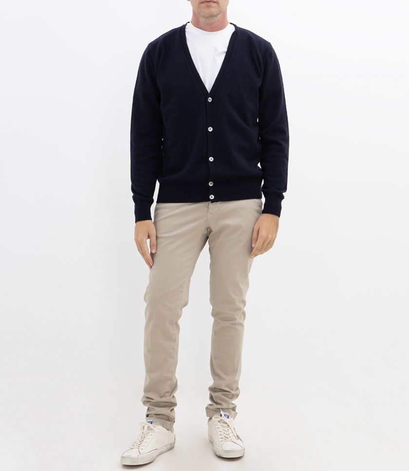 VEE CARDIGAN