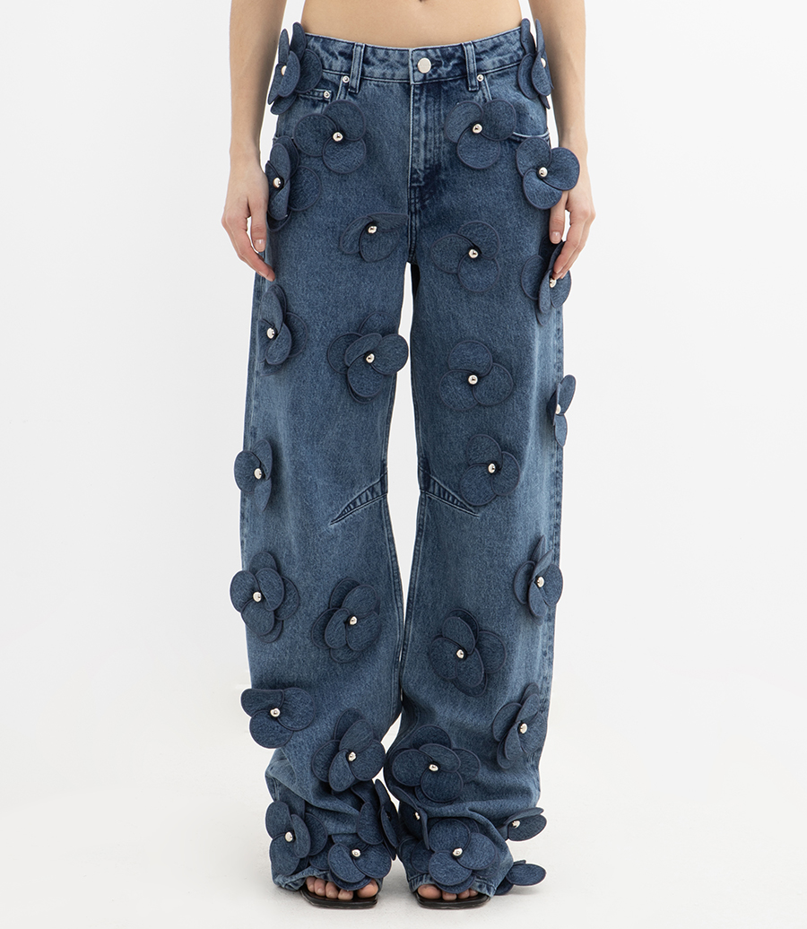3D FLOWER EMBROIDERED JEANS