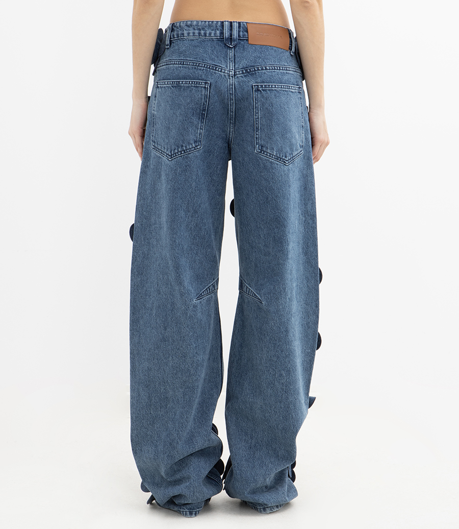 3D FLOWER EMBROIDERED JEANS