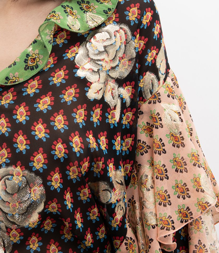 TOP WITH FIL COUPE ROSES