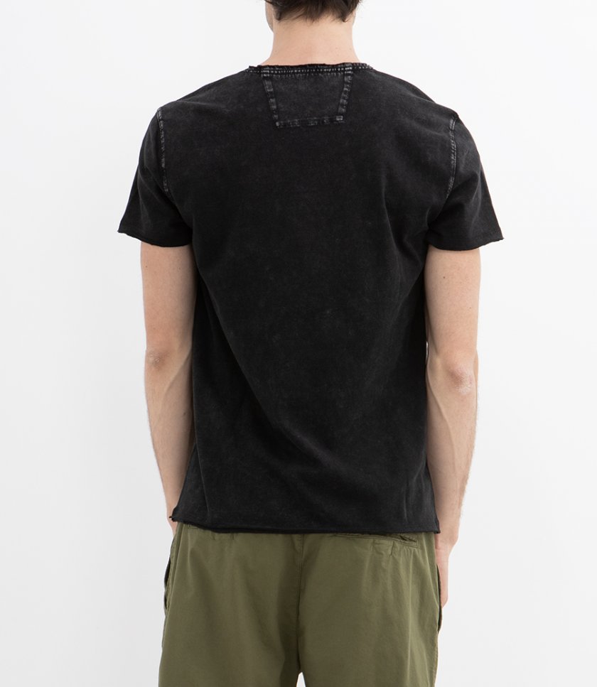 SKULL TILES GRAPHIC T-SHIRT