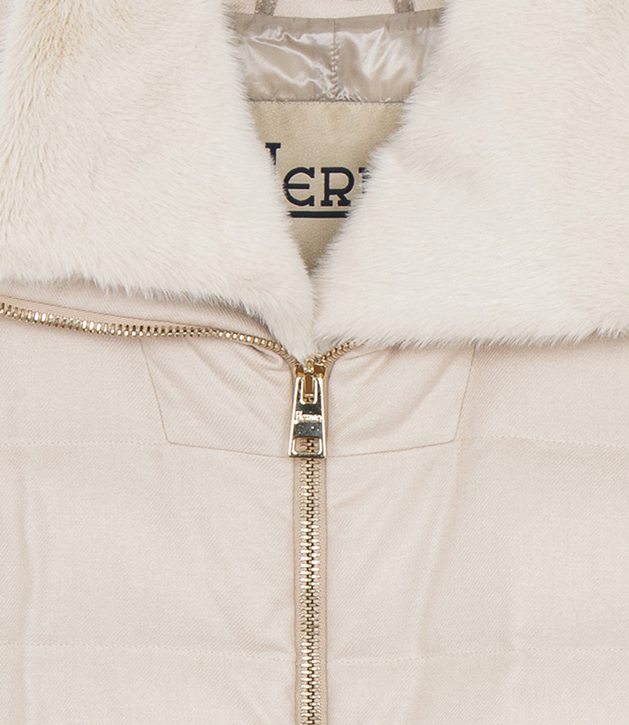 A SHAPE CASHMERE
