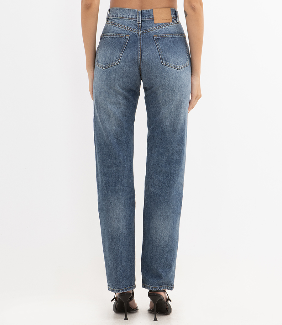 STRAIGHT LEG JEANS