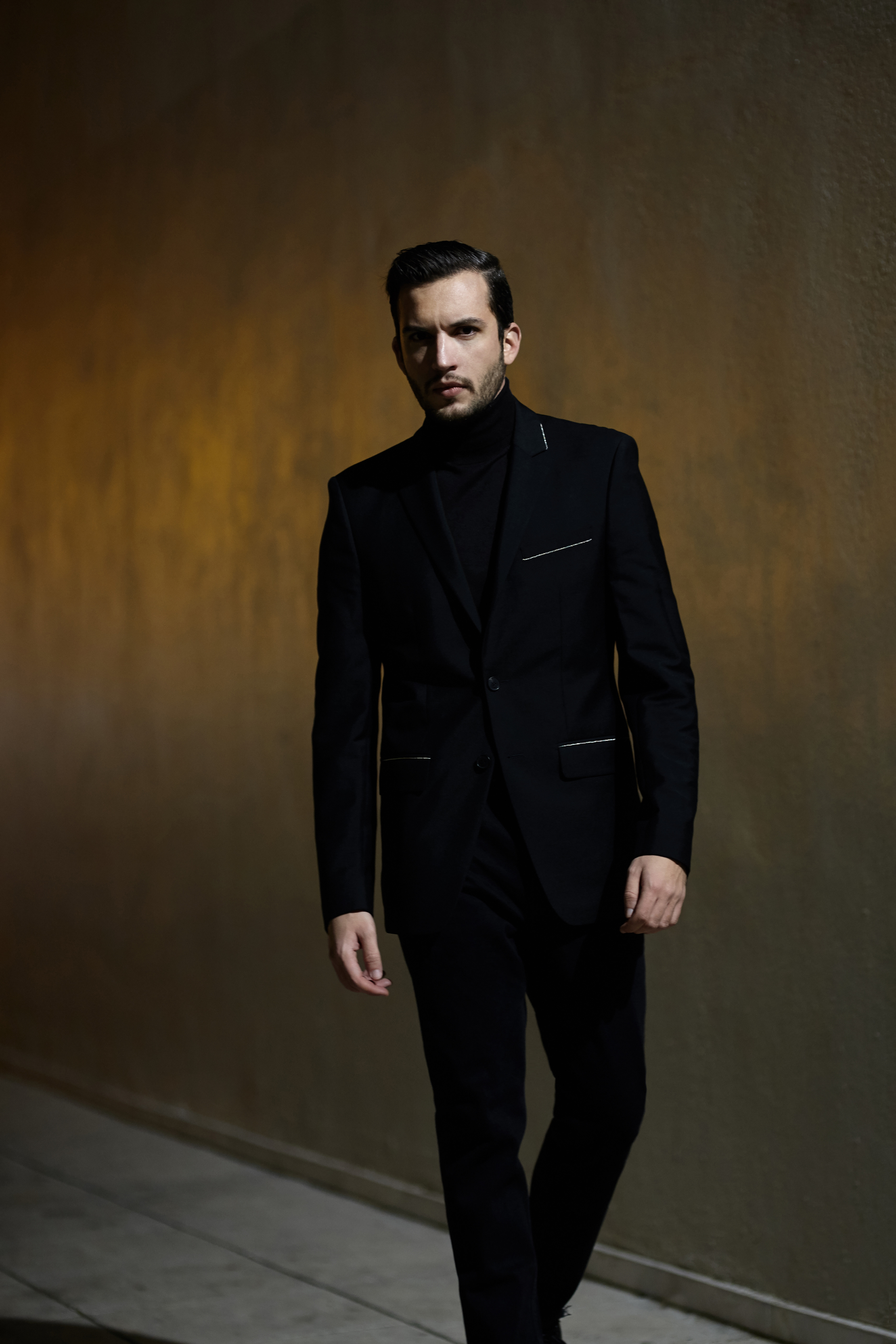 MODERN TAILORING